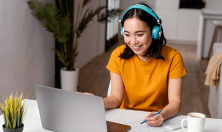 woman attending online learning class